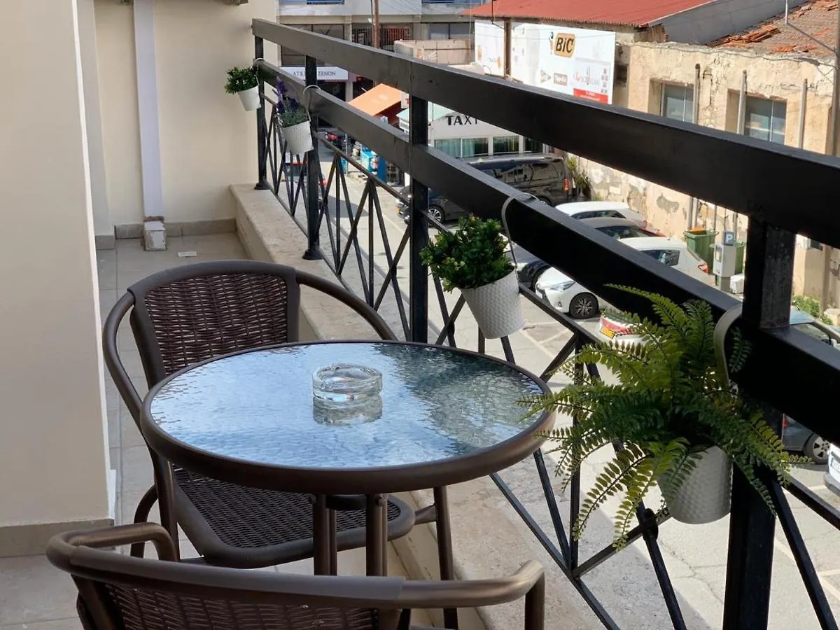 Sabine - Finikoudes 102 Apartman Lárnaka