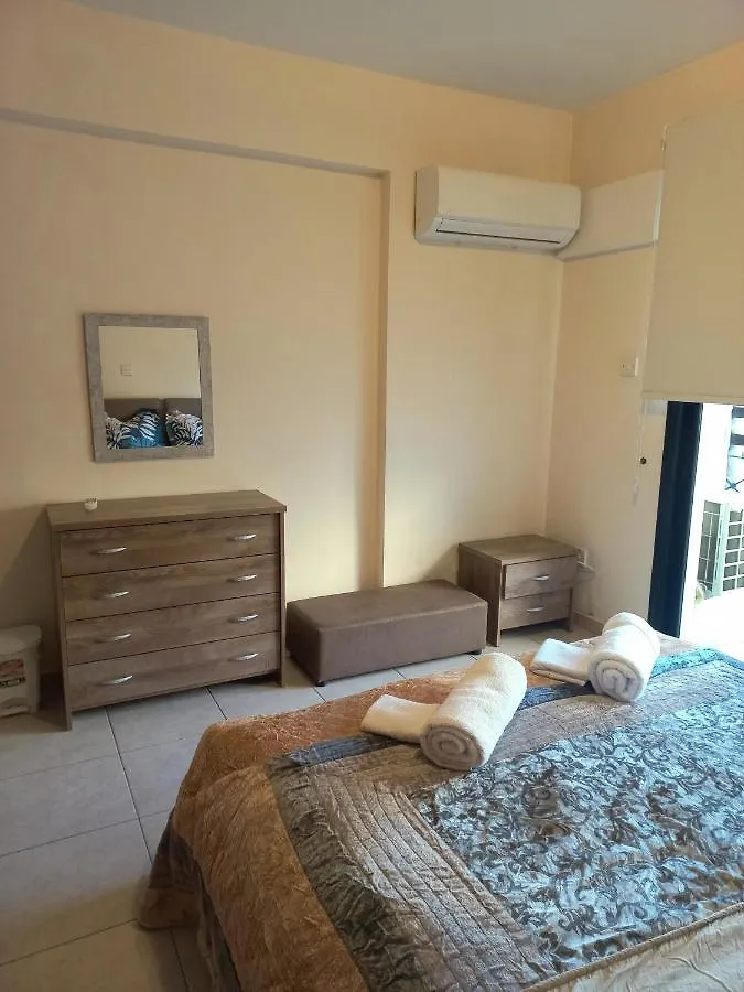 Apartament Sabine - Finikoudes 102 Larnaca